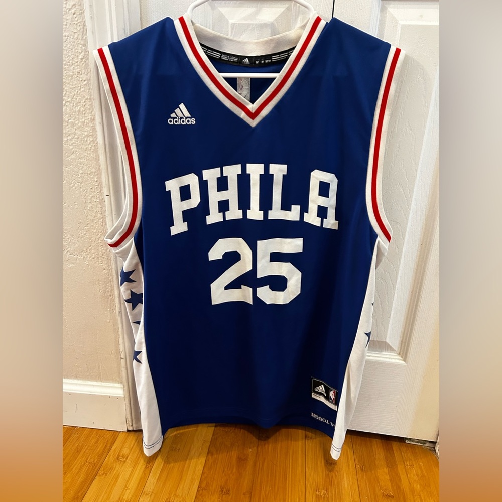 Philadelphia 76ers Ben Simmons jersey. (Men’s medium)